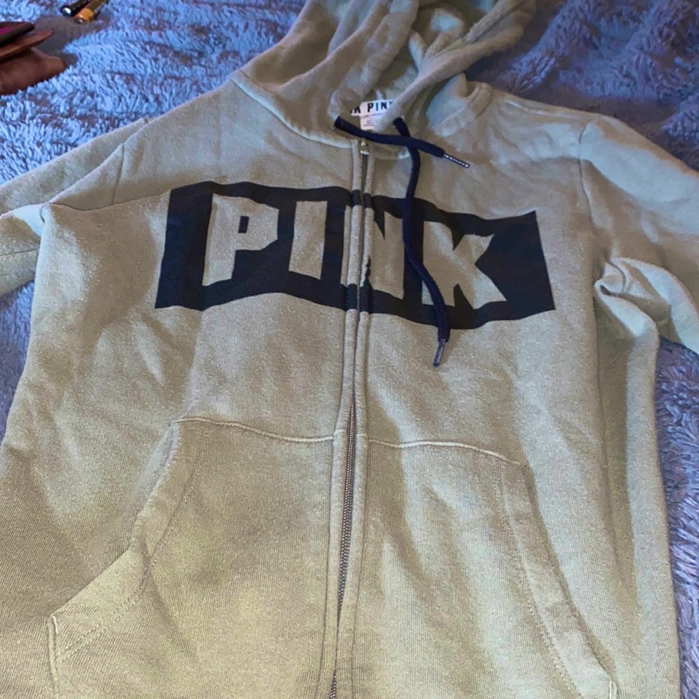 green vs pink zip up